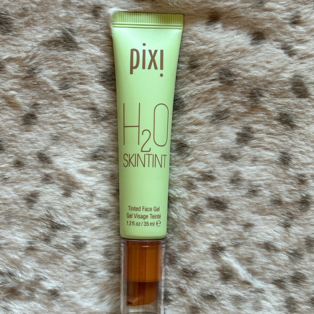 BNIB NWT Pixi H2O SkinTint - Chai